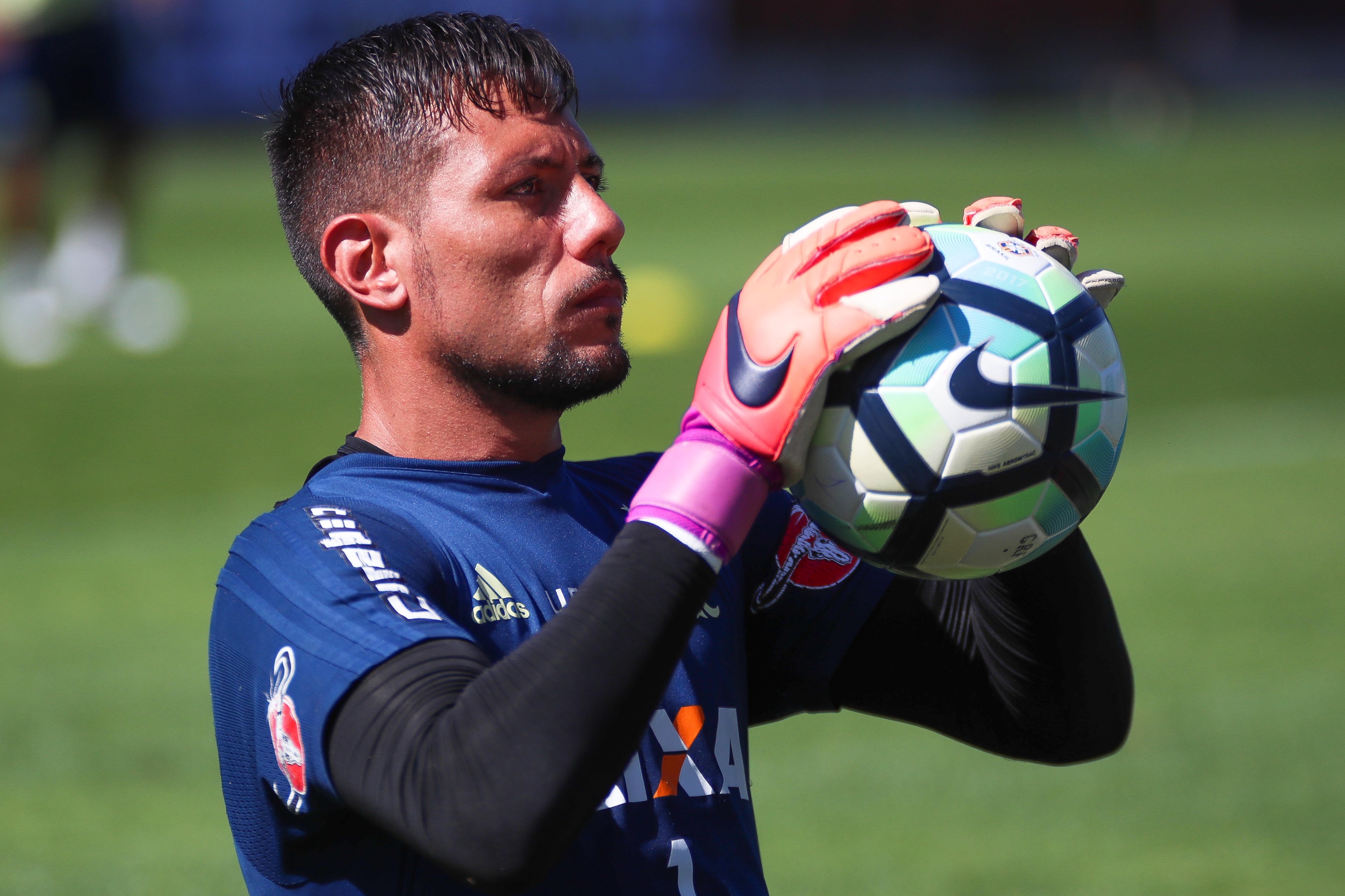 Z&eacute; Ricardo confirma estreia de Diego Alves no Flamengo contra Corinthians
