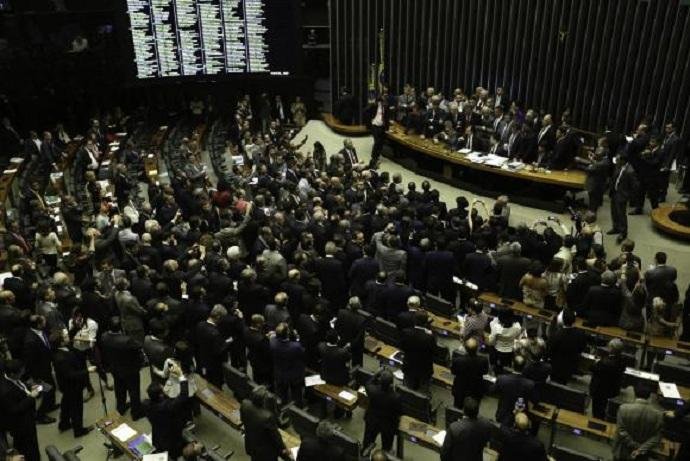 Deputados retornam do recesso na ter&ccedil;a-feira e devem votar no segundo semestre reformas da Previd&ecirc;ncia e pol&iacute;tica