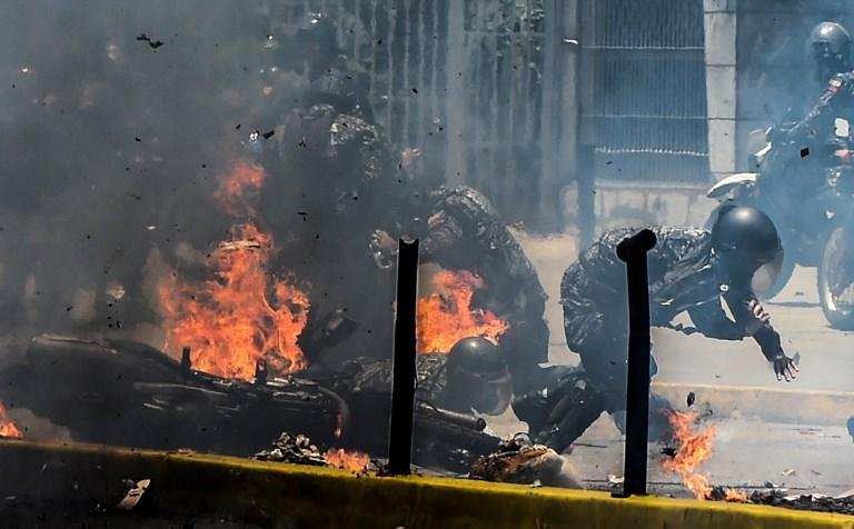 Confrontos entre manifestantes e policiais ocorreram durante o dia na Venezuela