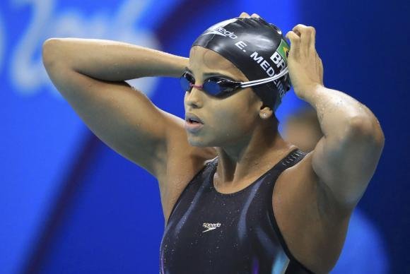 Pa&iacute;s conquistou duas medalhas de ouro, com Etiene Medeiros nos 50m costas e Ana Marcela Cunha na maratona