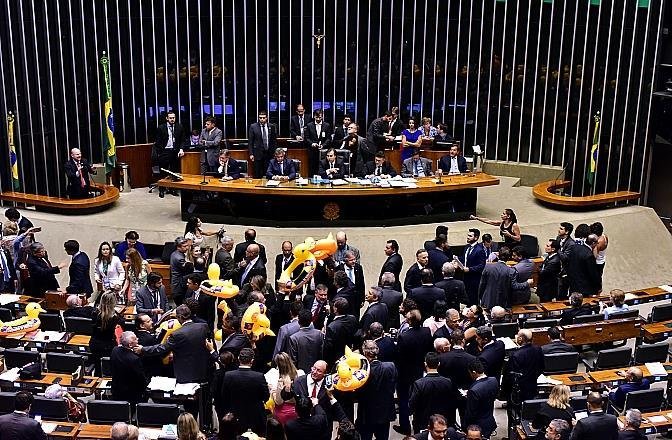 Planalto cobra presen&ccedil;a da base para votar den&uacute;ncia