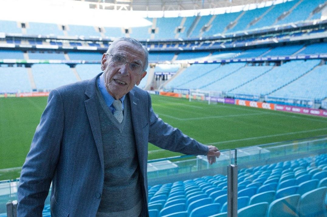 H&eacute;lio Dourado faleceu aos 87 anos