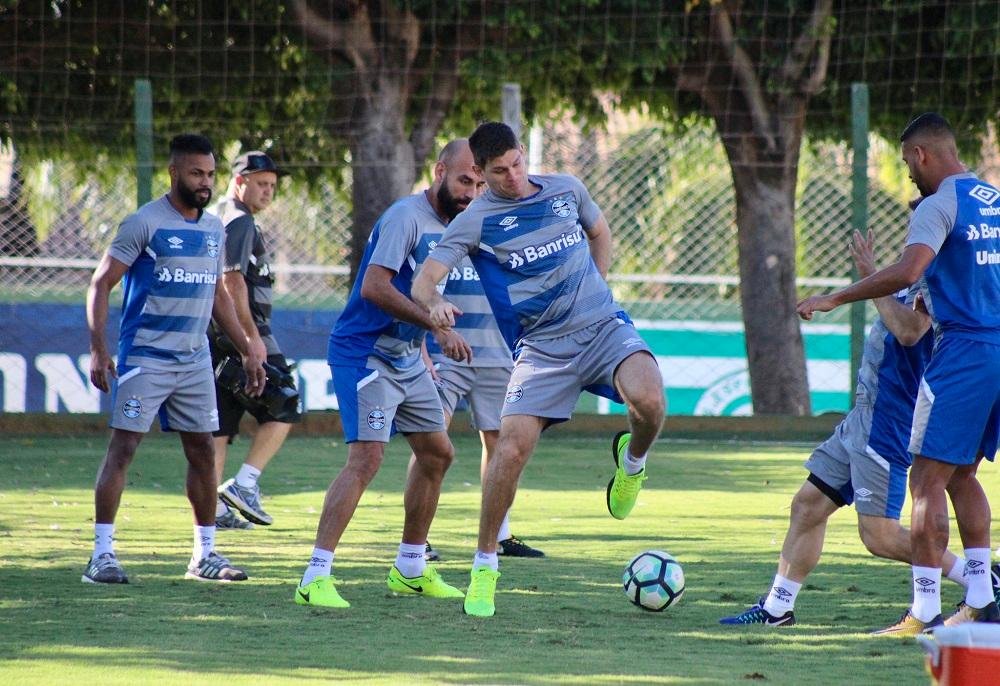 Gr&ecirc;mio visita Atl&eacute;tico-GO para reduzir dist&acirc;ncia do Corinthians