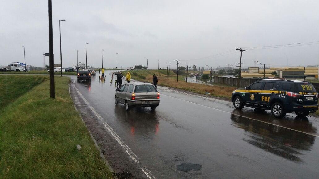 PRF orienta motoristas em Uruguaiana, um dos munic&iacute;pios onde h&aacute; protestos