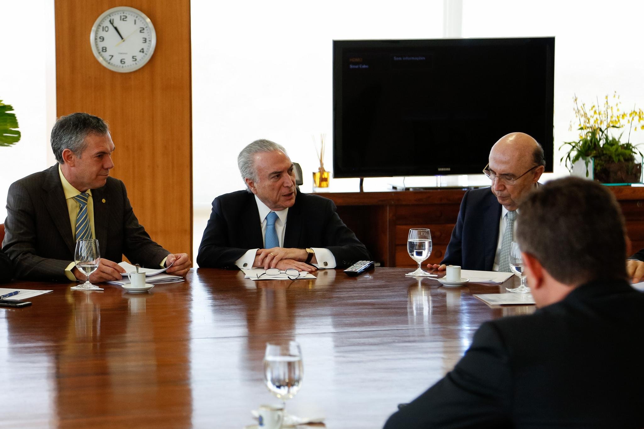 Durante a vota&ccedil;&atilde;o sobre admissibilidade da den&uacute;ncia, presidente deve se abster de tarefas