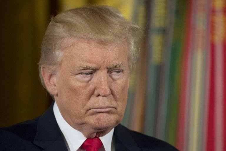 Trump tamb&eacute;m perde entre os cidad&atilde;os brancos sem estudos universit&aacute;rios, que foram sua principal fonte de votos nas elei&ccedil;&otilde;es