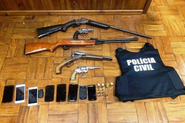 Armas foram apreendidas durante a opera&ccedil;&atilde;o