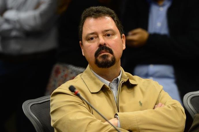PF apreende armas e esmeraldas na opera&ccedil;&atilde;o contra ex-secret&aacute;rio de Paes