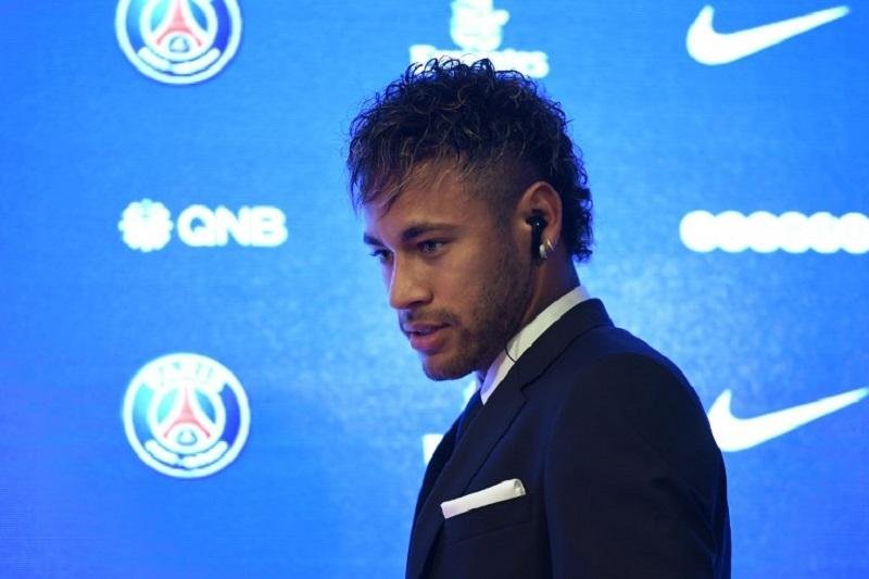 Barcelona n&atilde;o vai pagar b&ocirc;nus de renova&ccedil;&atilde;o de Neymar, diz porta-voz