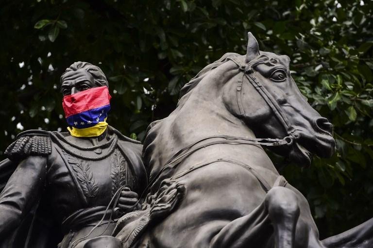Militares se rebelam no Norte da Venezuela, mas s&atilde;o rendidos