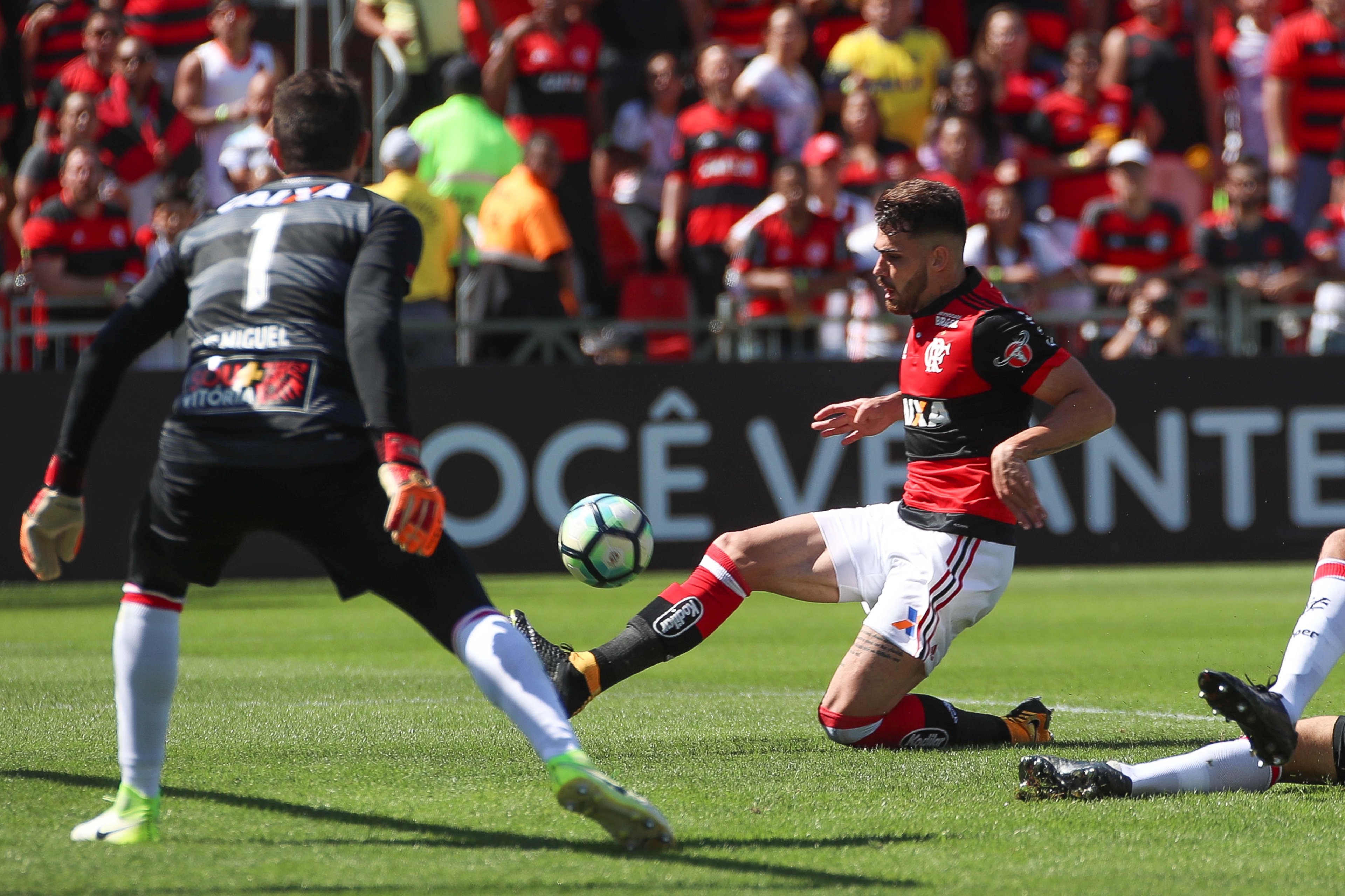 Flamengo parou em boa atua&ccedil;&atilde;o de Fernando Miguel