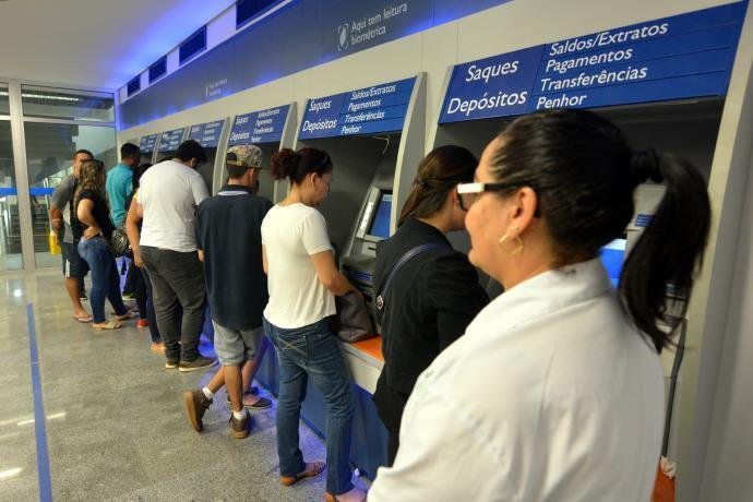 Dividendos do FGTS ser&atilde;o pagos a trabalhadores com saldo no fim de 2016