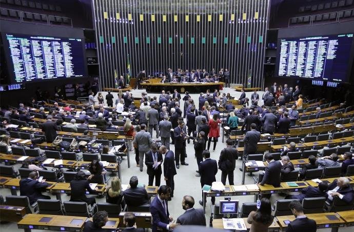 Maiores partidos do Centr&atilde;o cobram de Temer cargos no 2&ordm; e 3&ordm; escal&otilde;es