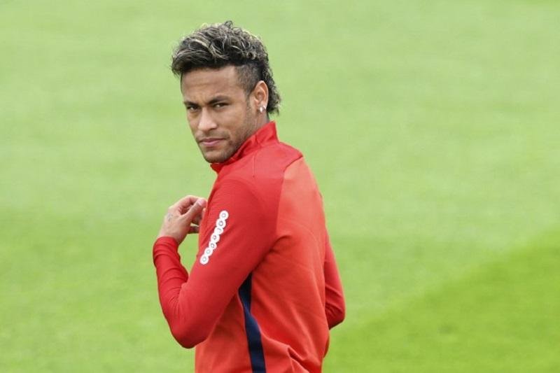 Neymar poder&aacute; estrear no domingo pelo PSG