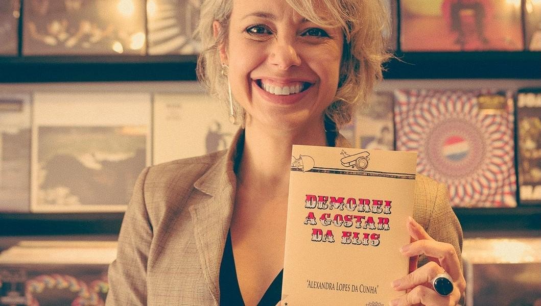 Este &eacute; o quarto livro de Alexandra Lopes da Cunha, o primeira romance