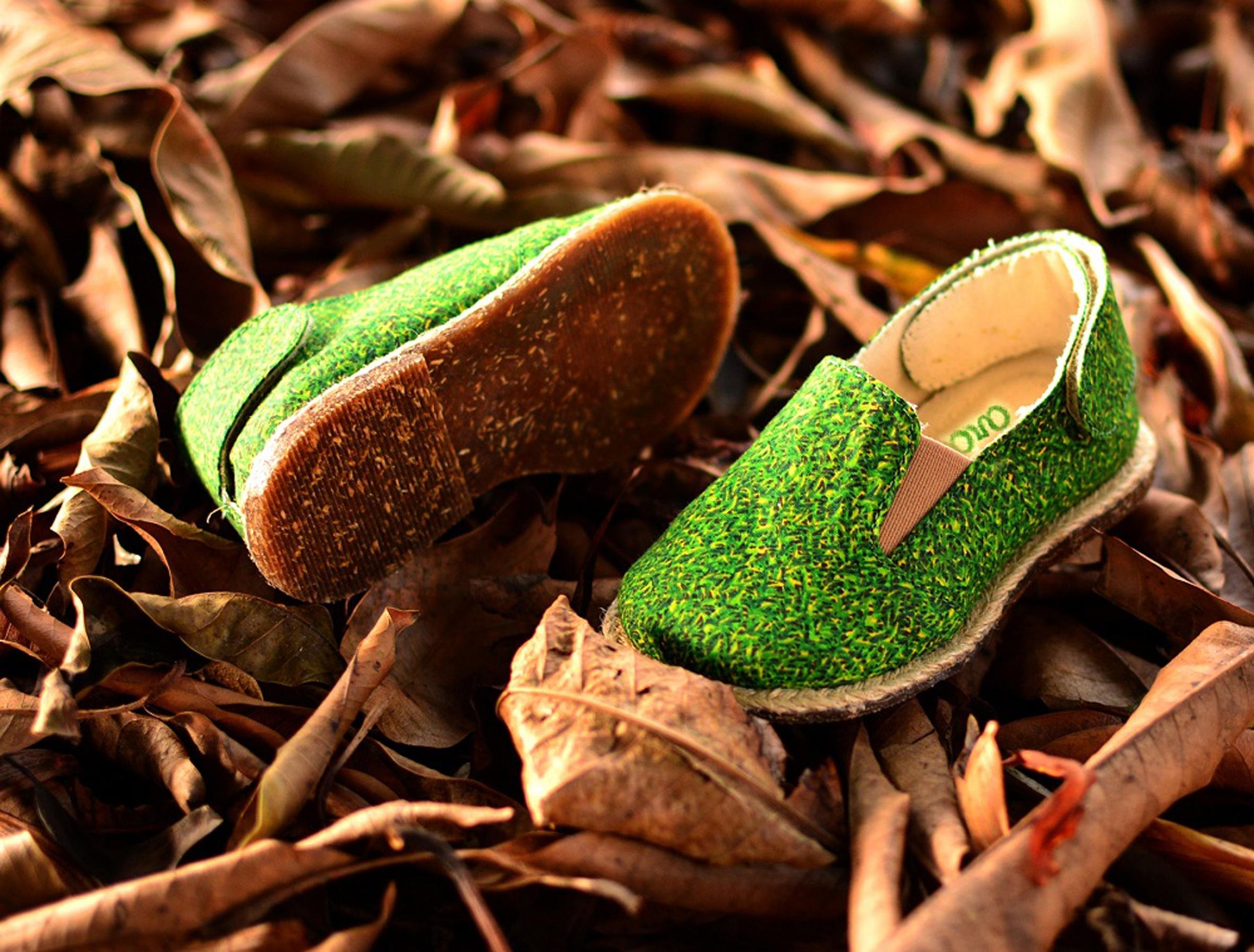 Insecta Shoes produz modelos para adultos e a Ararajuba fabrica sapatos infantis com material reaproveit&aacute;vel