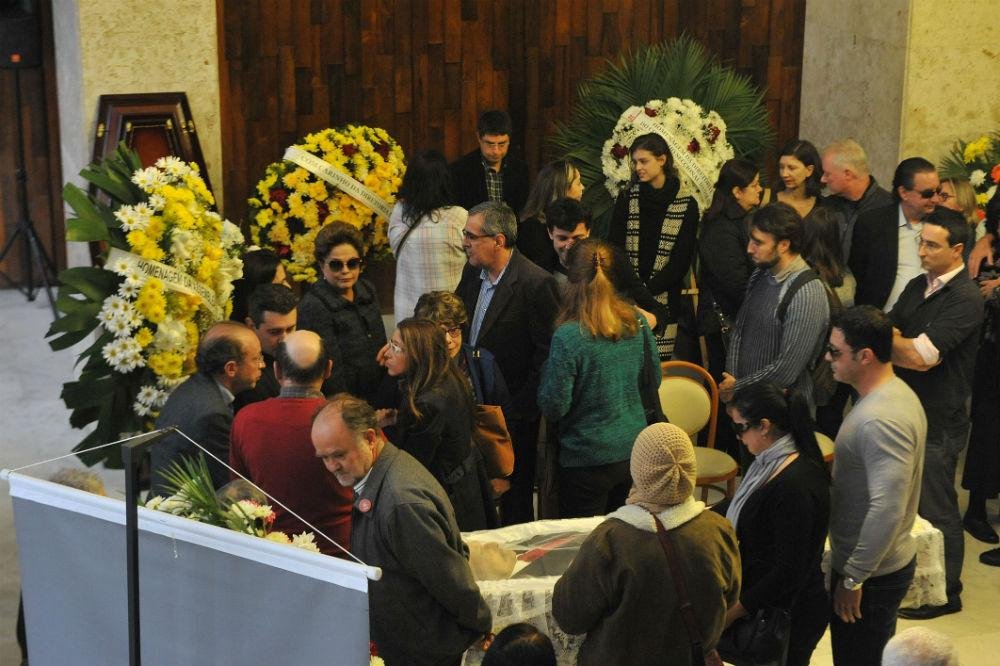 Vel&oacute;rio de Carlos Ara&uacute;jo ocorre no sal&atilde;o J&uacute;lio de Castilhos da Assembleia Legislativa