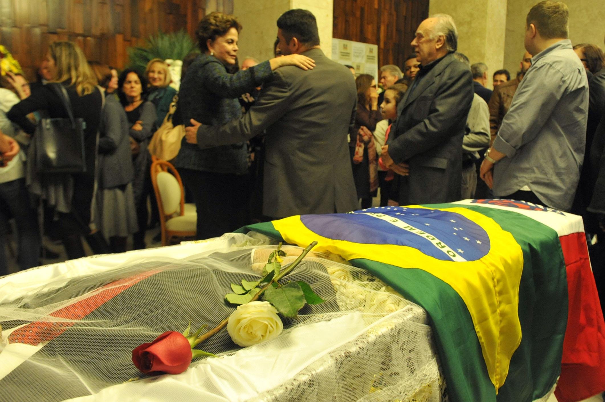 Dilma Rousseff destacou a intensidade que era uma marca de Carlos Ara&uacute;jo