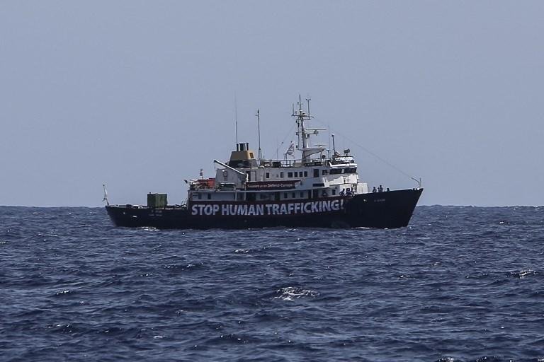Duas ONGs suspendem resgates no Mediterr&acirc;neo