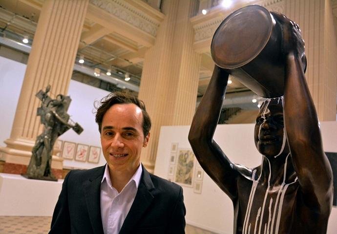 Gaud&ecirc;ncio Fidelis assina a curadoria da exposi&ccedil;&atilde;o "Queermuseu"