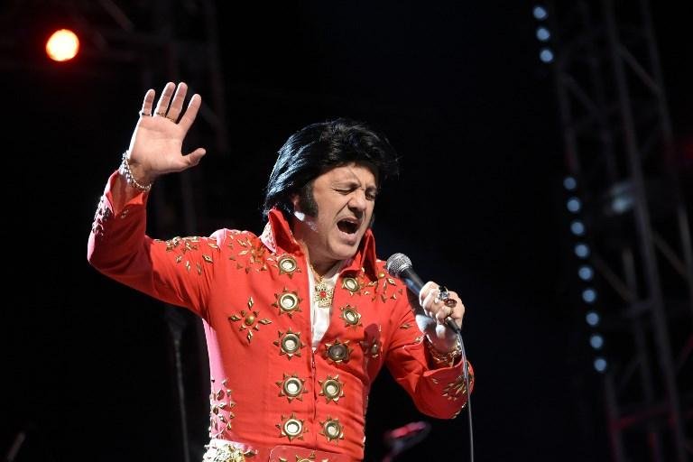 F&atilde;s lotam Graceland no anivers&aacute;rio de morte de Elvis
