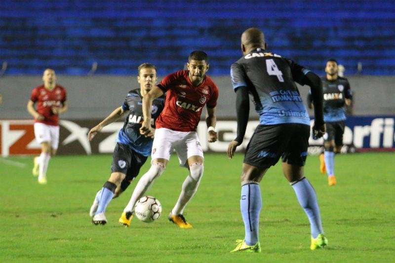 Londrina goleia Brasil de Pelotas e cola no G4 da S&eacute;rie B