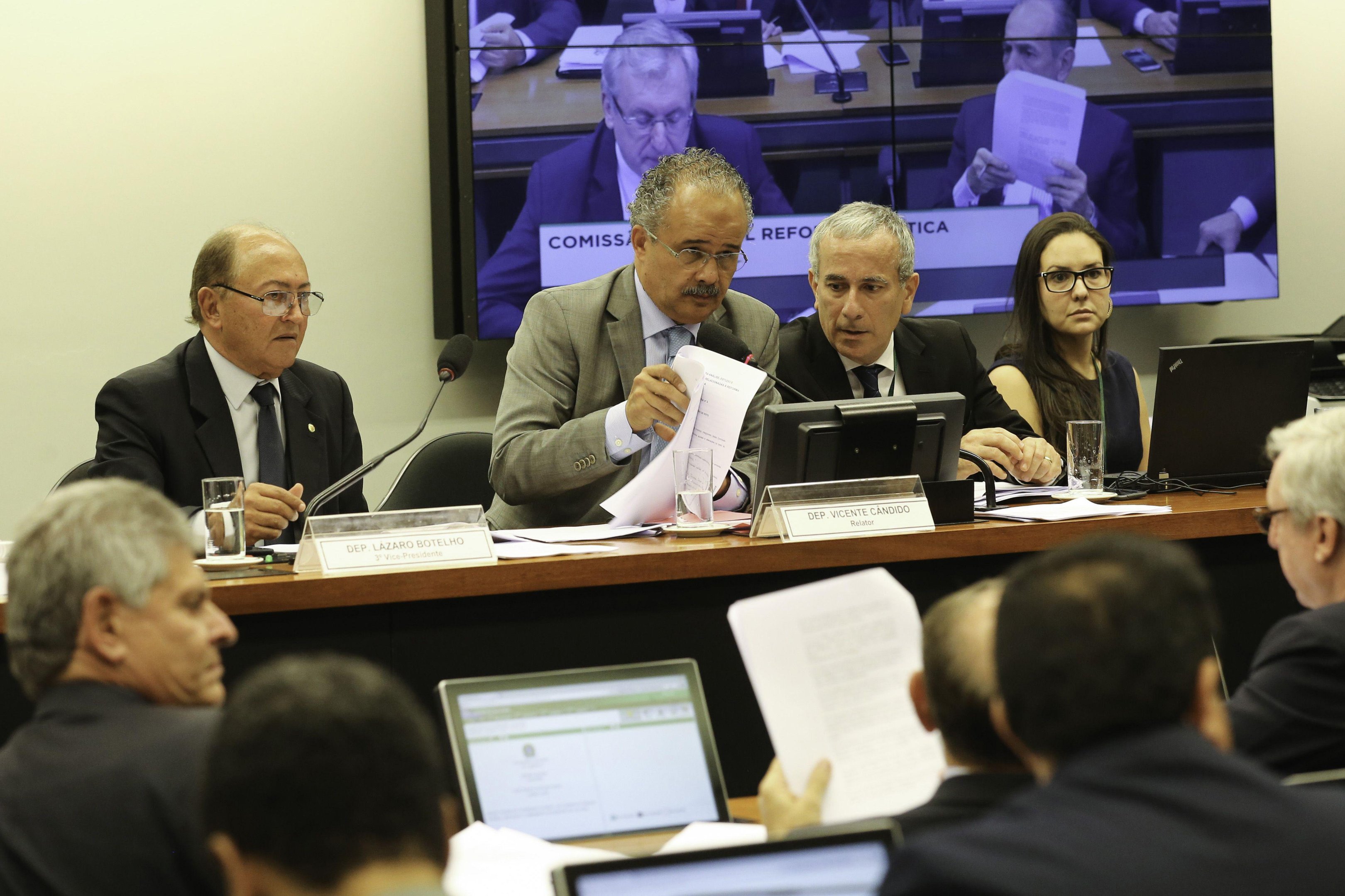 Presidente da C&acirc;mara, Maia marcou para hoje in&iacute;cio da vota&ccedil;&atilde;o da PEC que institui distrit&atilde;o e novo fundo eleitoral