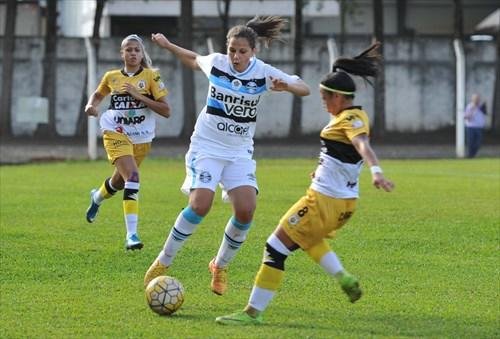 Zagueira Ariane foi convocada para Sele&ccedil;&atilde;o Brasileira Sub-20