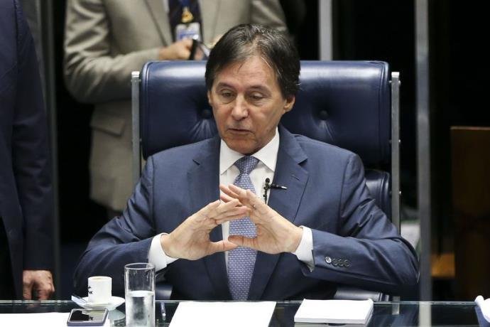 Presidente do Senado garantiu que Congresso n&atilde;o vai submeter redu&ccedil;&atilde;o do atual sal&aacute;rio de R$ 937