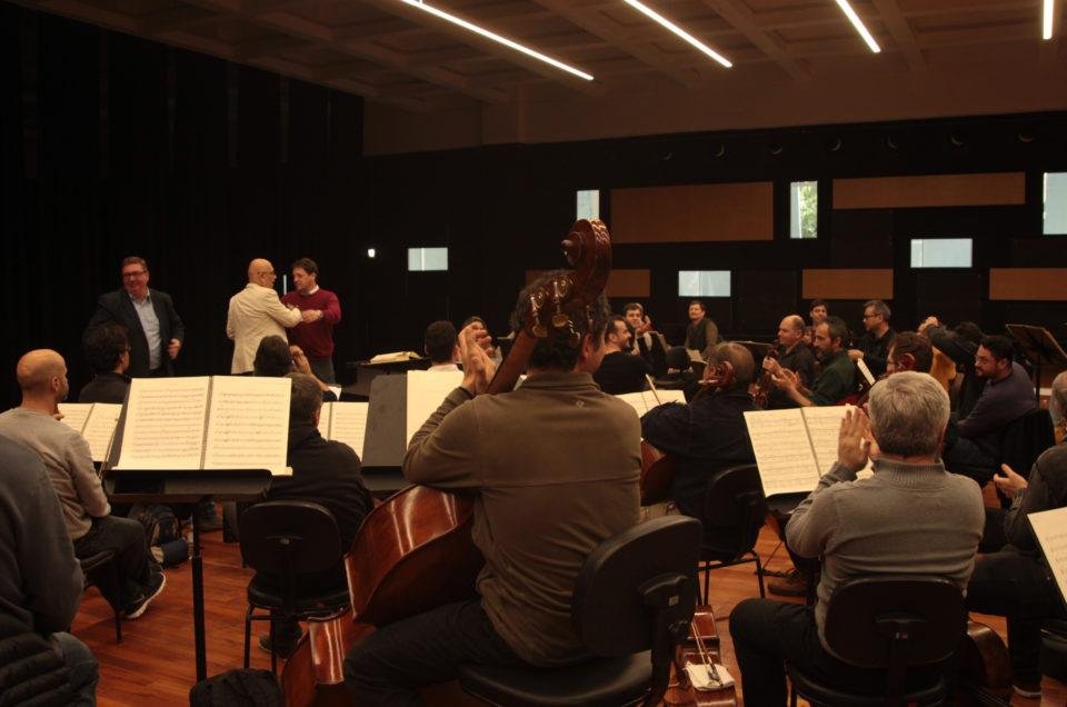 Secret&aacute;rio de Estado da Cultura, Turismo, Esporte e Lazer, Victor Hugo leu o nome do aprovados &agrave; orquestra