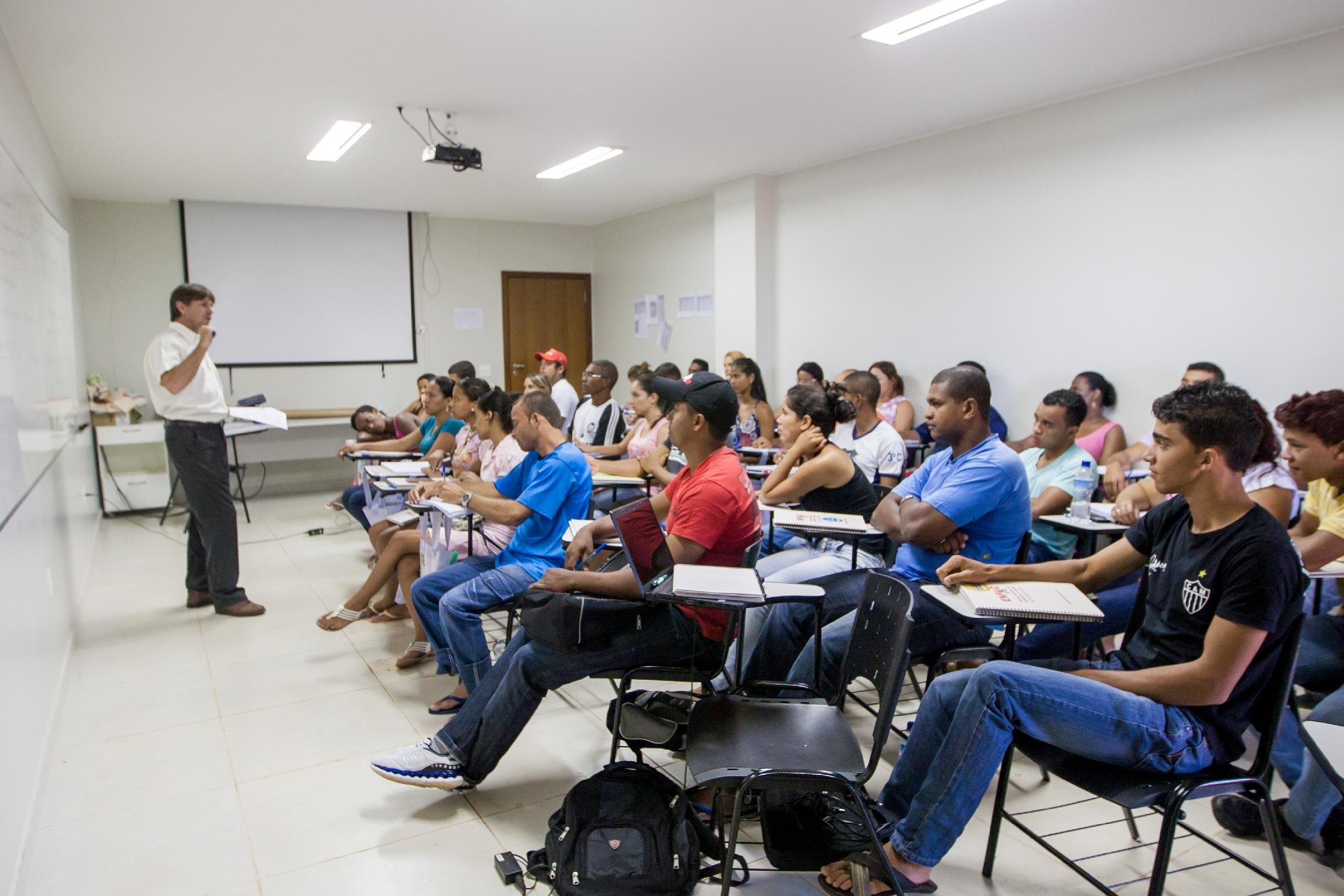 S&atilde;o oferecidas mais de 500 mil vagas gratuitas, presenciais e &agrave; dist&acirc;ncia