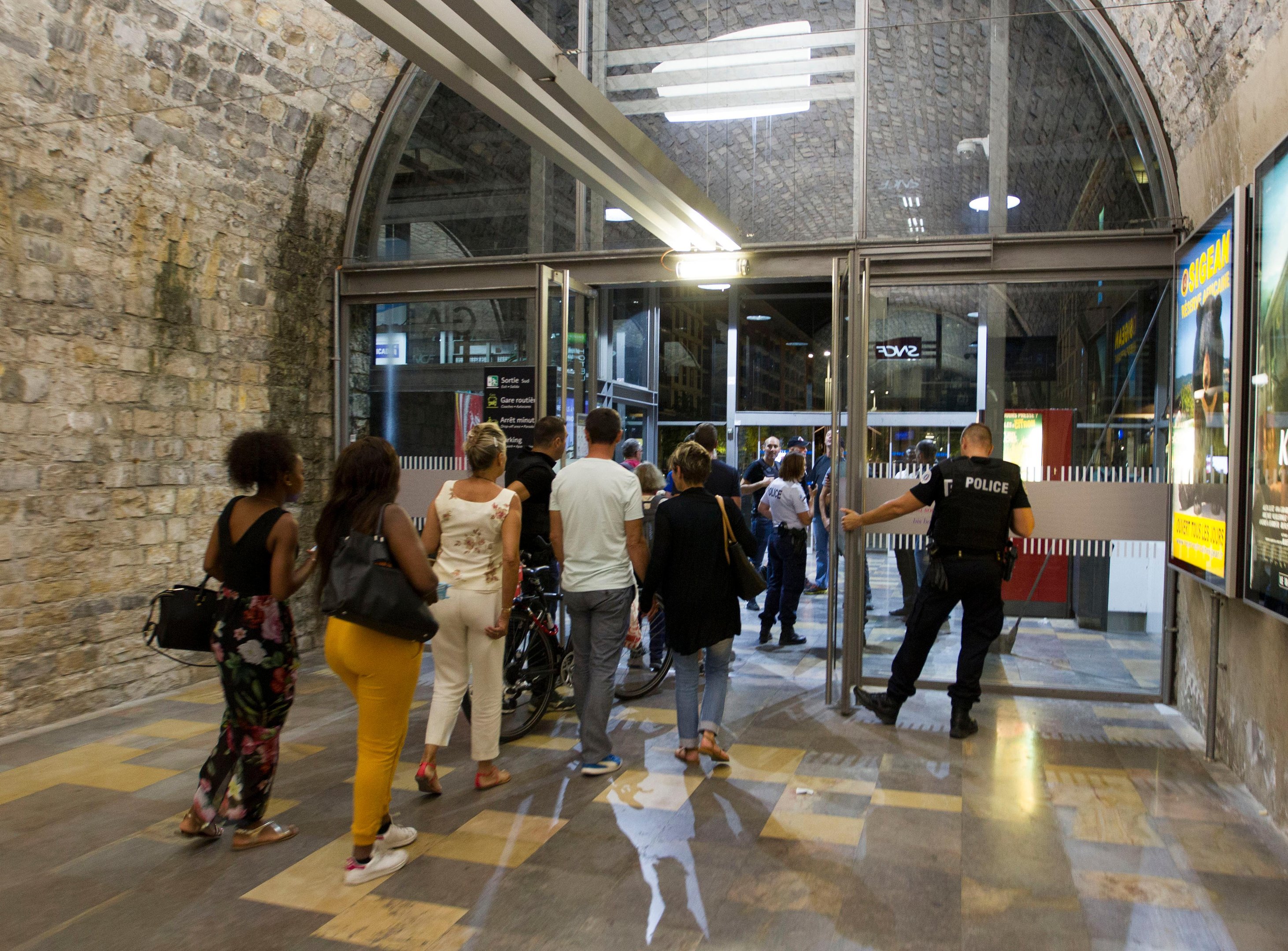 Esta&ccedil;&atilde;o de trens de Nimes volta ao normal