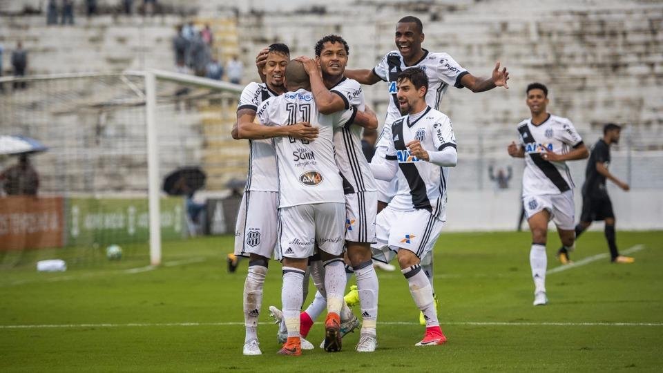 Time campinense venceu por 2 a 1 no Mois&eacute;s Lucarelli