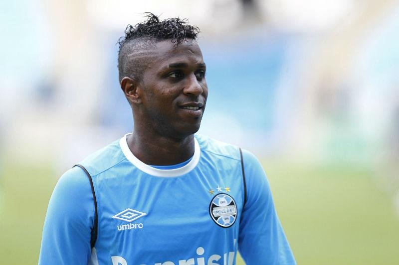 Bola&ntilde;os ainda n&atilde;o &eacute; uma decep&ccedil;&atilde;o no Gr&ecirc;mio, diz Bolzan	