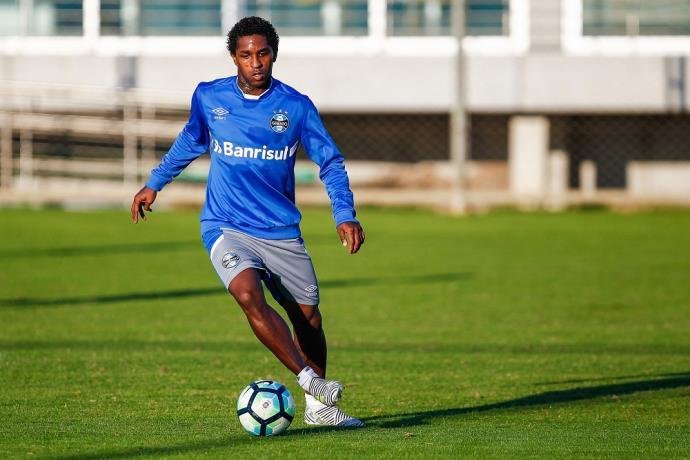 Bola&ntilde;os ficou fora da convoca&ccedil;&atilde;o do Equador