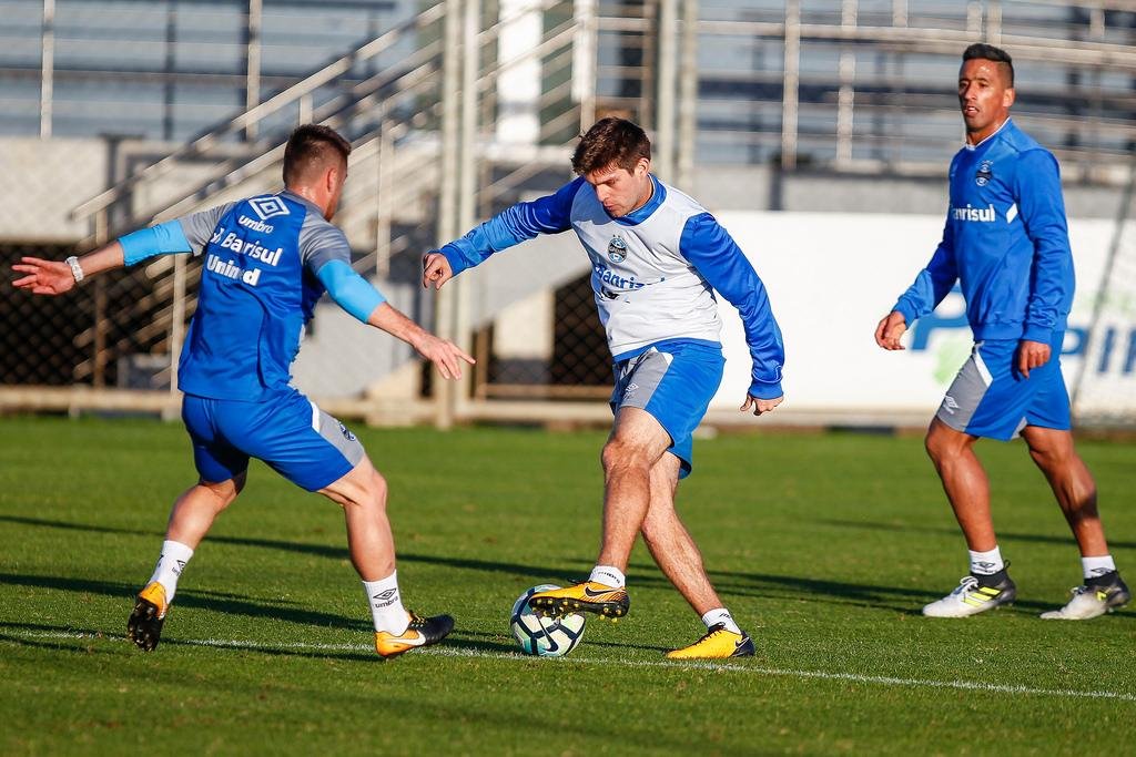 Kannemann confia em Gr&ecirc;mio seguro defensivamente contra o Cruzeiro