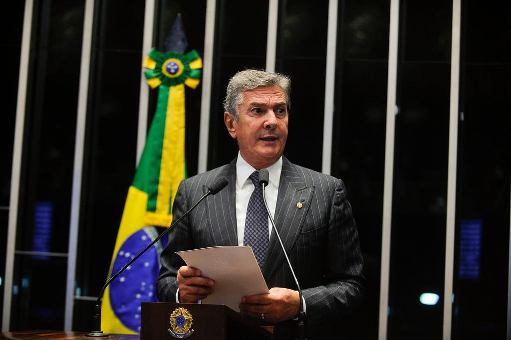 Collor &eacute; acusado de peculato, corrup&ccedil;&atilde;o, lavagem de dinheiro e organiza&ccedil;&atilde;o criminosa