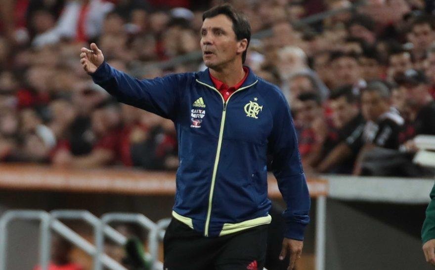 Treinador assinou acordo at&eacute; o fim do ano, com cl&aacute;usulas de renova&ccedil;&atilde;o por desempenho