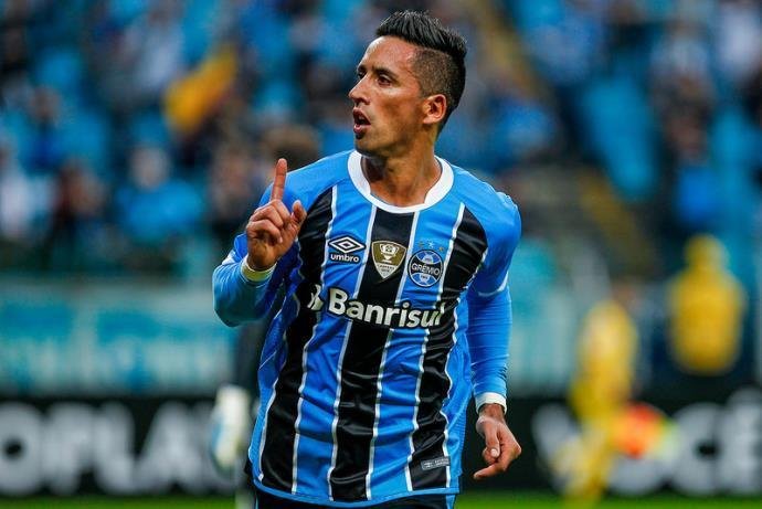 Barrios &eacute; convocado para sele&ccedil;&atilde;o do Paraguai 