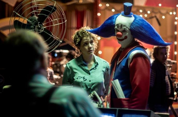 Leandra Leal e Vladimir Brichta em cena de "Bingo"