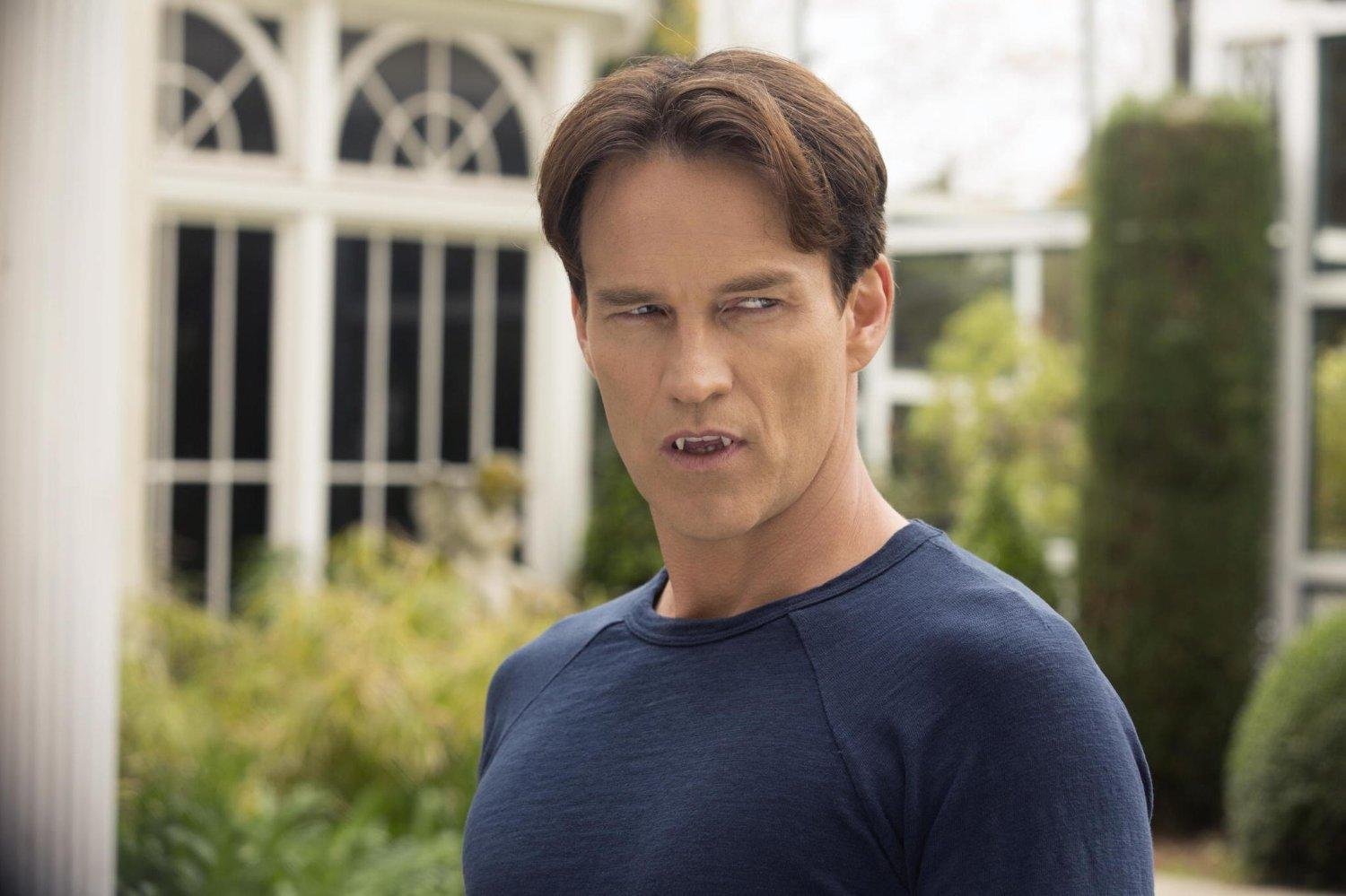 Moyer interpretou o vampiro Bill na s&eacute;rie exibida originalmente entre 2004 e 2008