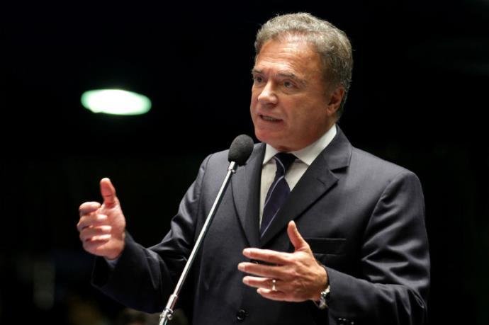 Pr&eacute;-candidato do Podemos &agrave; presid&ecirc;ncia da Rep&uacute;blica est&aacute; em Porto Alegre