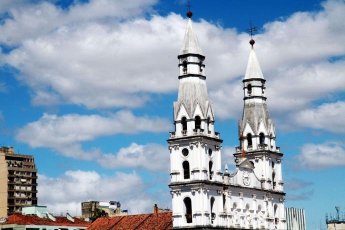 Alguns pontos podem ter chuva isolada e at&eacute; temporais de granizo