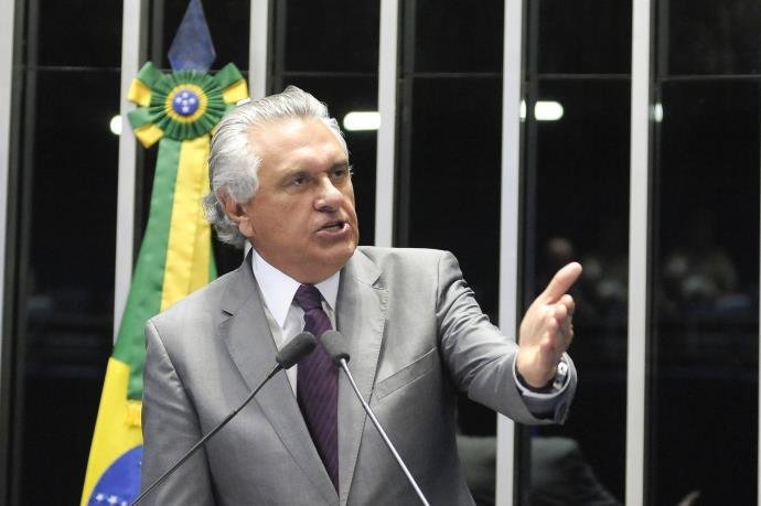 Senador disse que pa&iacute;s precisa ver o Estado como um "grande gestor na distribui&ccedil;&atilde;o de dinheiro"