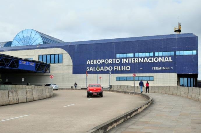Redu&ccedil;&atilde;o em tarifas de aeroportos ir&aacute; vigorar com gest&atilde;o de concession&aacute;rias, diz Anac 