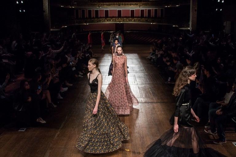 Novidades de &Agrave; La Gar&ccedil;onne foram mostradas no Teatro Municipal
