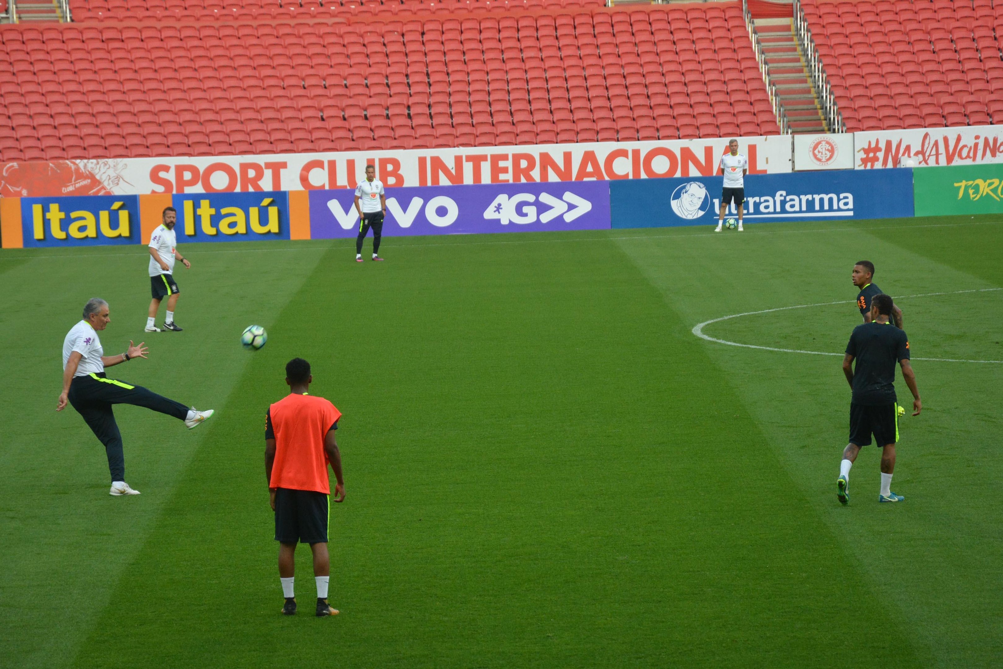 Sele&ccedil;&atilde;o treinou no Beira-Rio nesta ter&ccedil;a