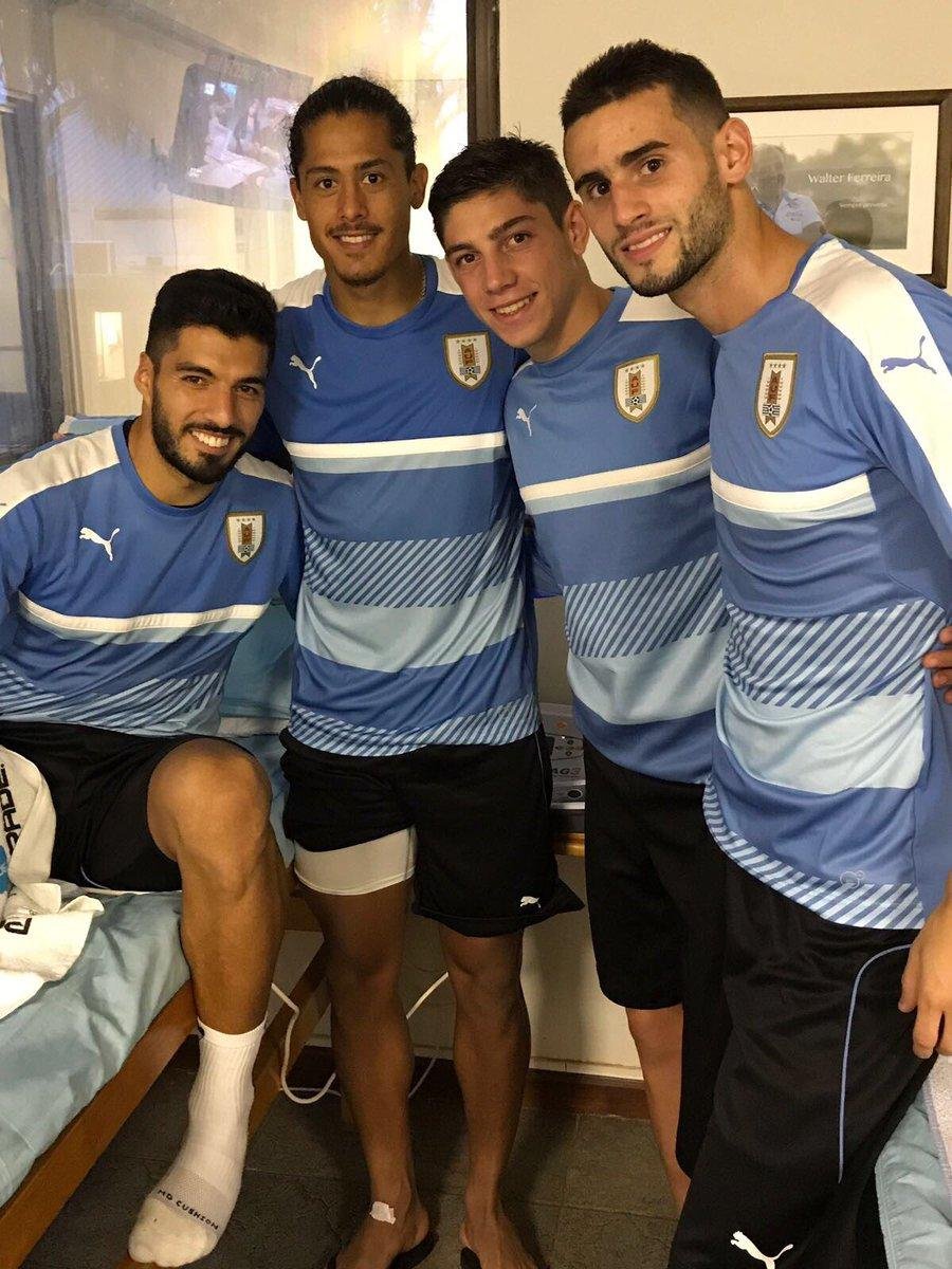 Su&aacute;rez se reapresentou &agrave; sele&ccedil;&atilde;o uruguaia ap&oacute;s ter sido cortado