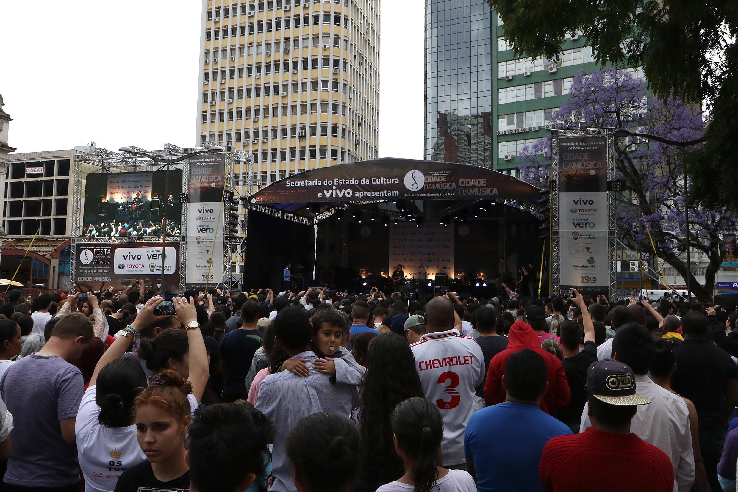 Palco Festa da M&uacute;sica Local no Largo Gl&ecirc;nio Peres
