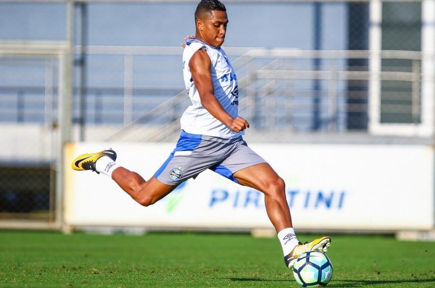 Gr&ecirc;mio pode fazer pronunciamento sobre poss&iacute;vel sa&iacute;da de Pedro Rocha